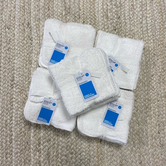 Room Essentials Bath New 3 Room Essentials White 2 Washcloths Poshmark